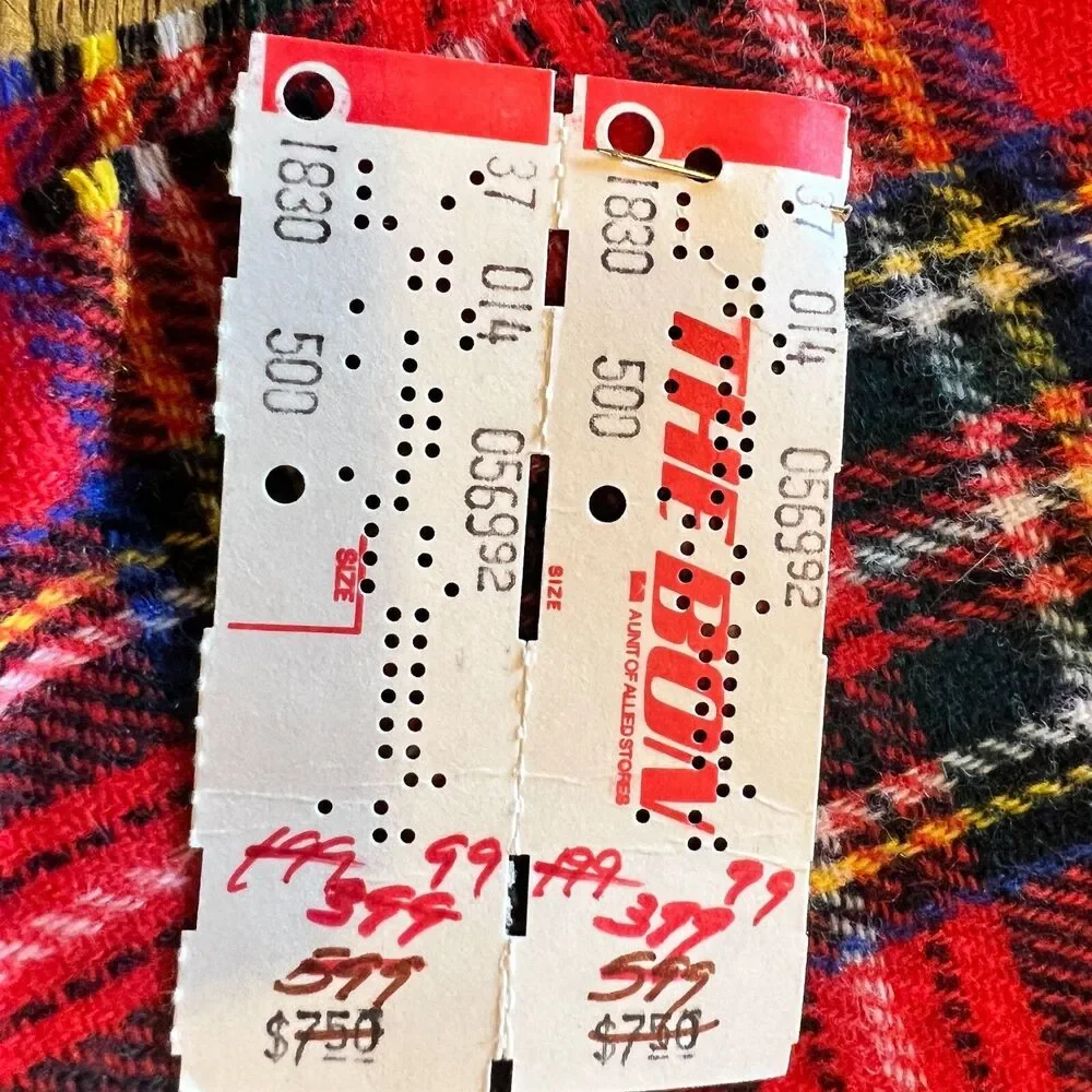 New Vintage Fringe Mans wool scotland Scarf red plaid 44